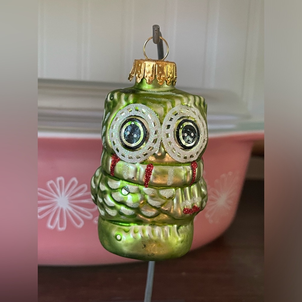 SOLD Green Glass Owl Christmas Ornament🎄🦉 - Picture 3 of 7